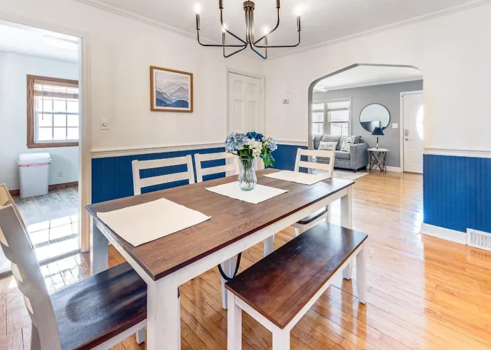 Ferienhaus 3 Mi To Hospitals: Inviting W/ Yard! *